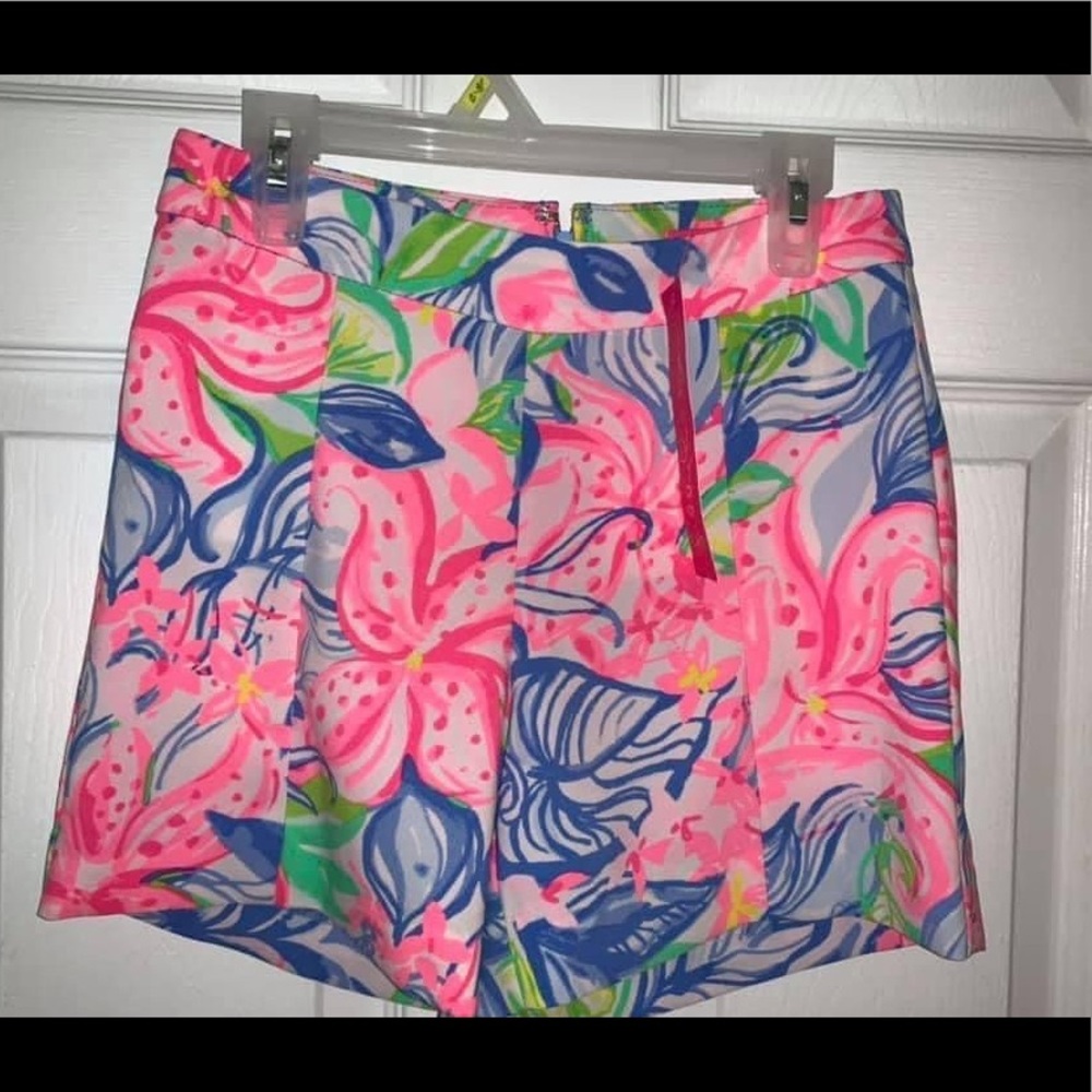 Lilly Pulitzer 
Ariana Stretch Short 
size 00
Brand new w/tags